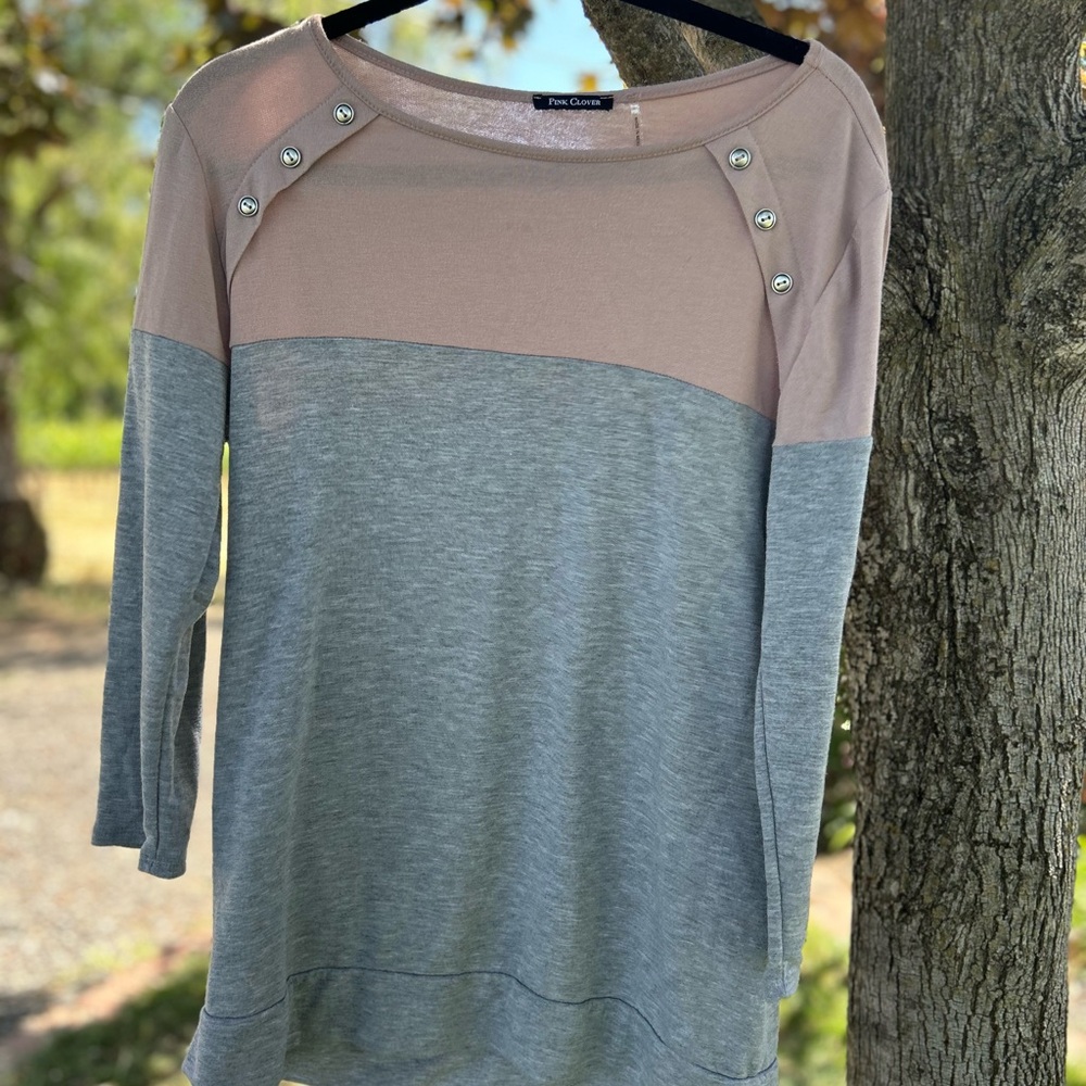 Pink Clover  Pink 3/4 Sleeve Buttoned Sweatshirt